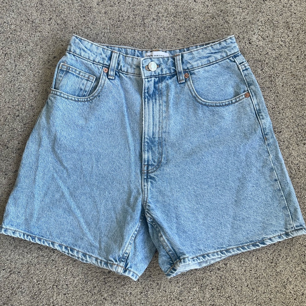✨ ZARA Jean Shorts